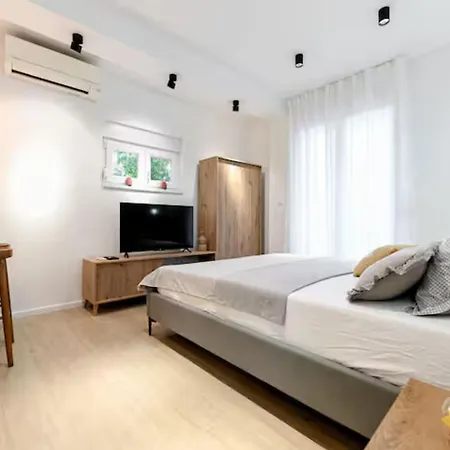 Apartment Sweet Life